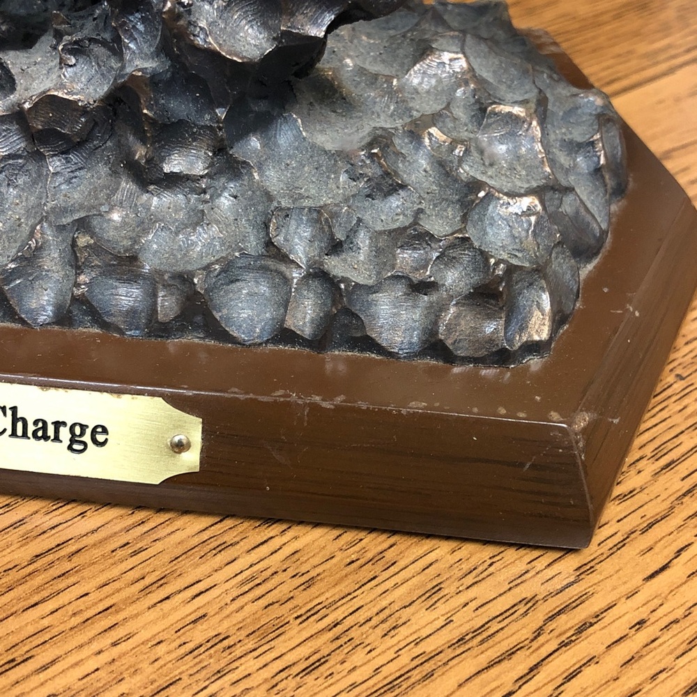 John Wayne Heroic Charge Cold-Cast Bronze Sculpture Bradford Exchange - Picture 8 of 12